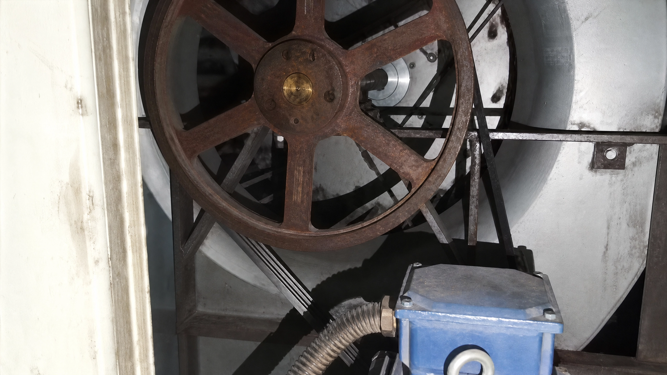 Old belt driven fan